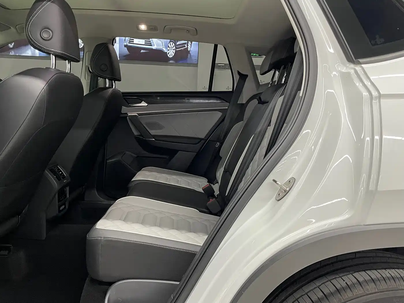 Volkswagen Tayron 2023 280TSI 2WD Luxury Plus Advanced Edition фото 10