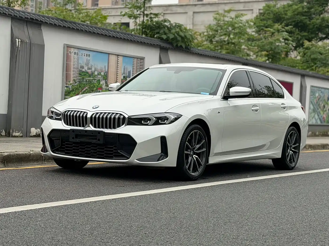 BMW 3-SERIES
