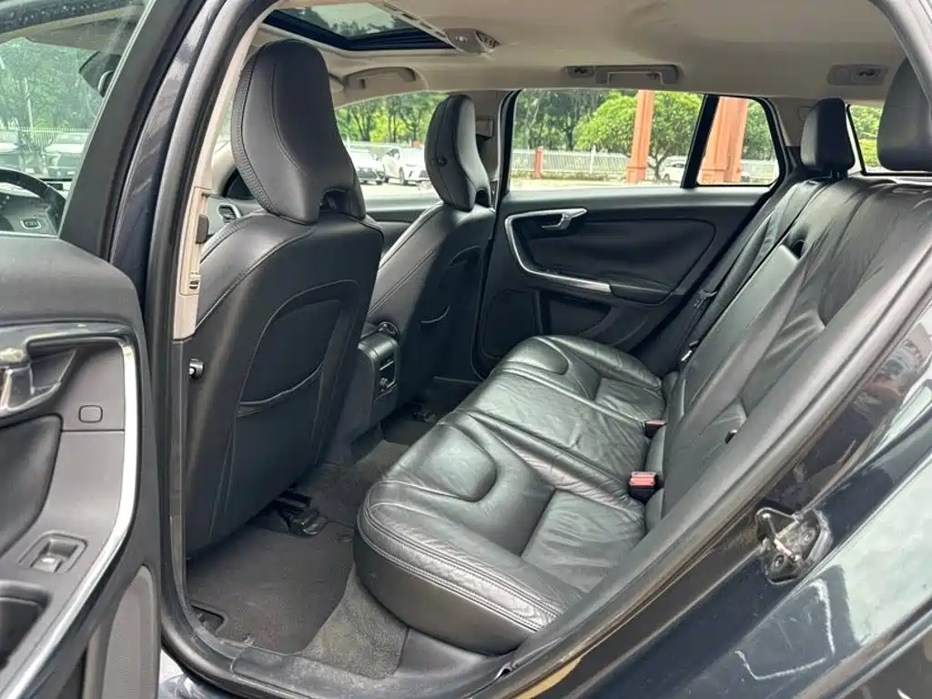 Photo 7 - Volvo V60