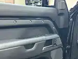 Photo 5 - Land Rover Defender