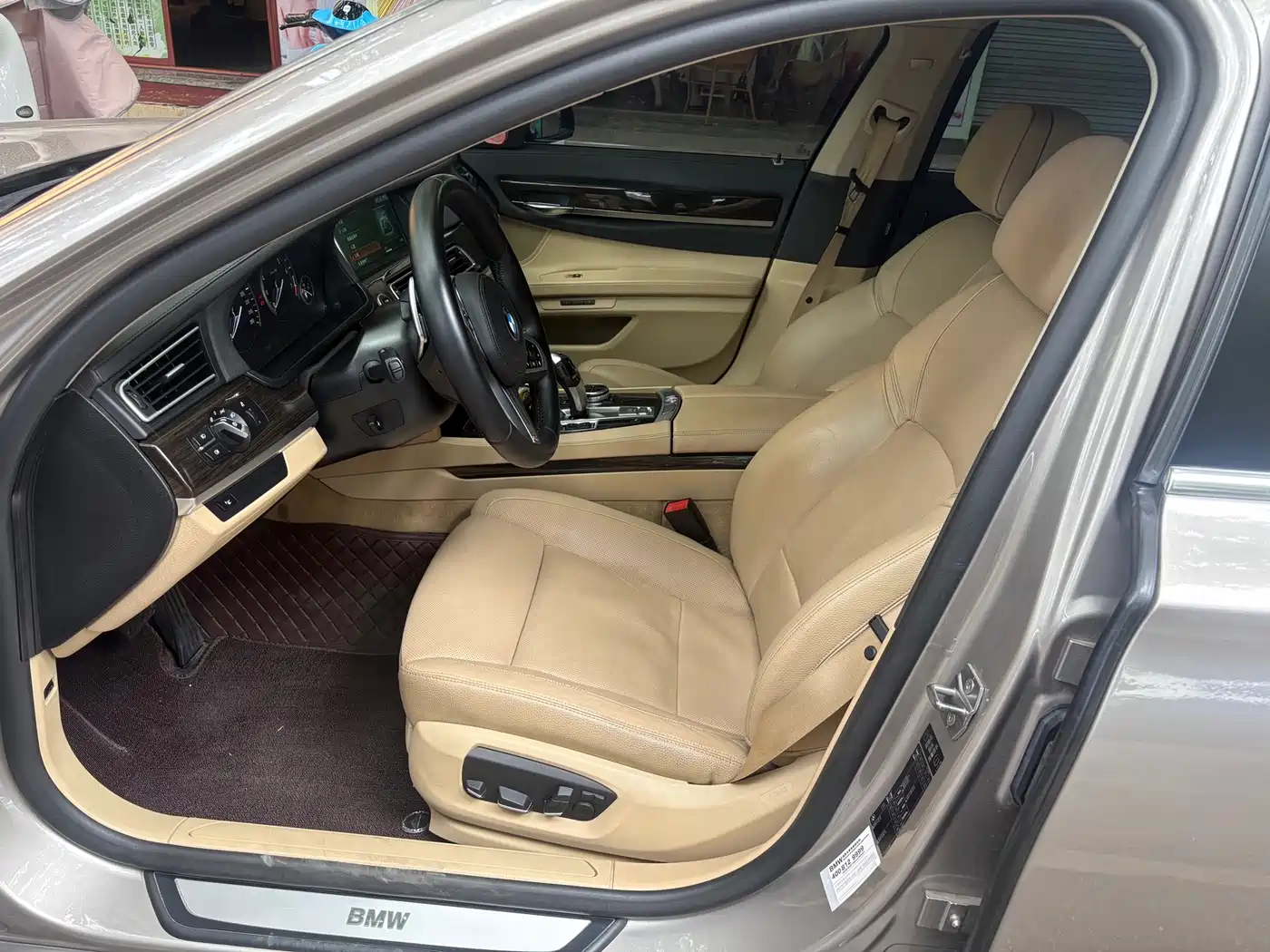 BMW 7 Series 2013 Model 740Li Leading фото 5