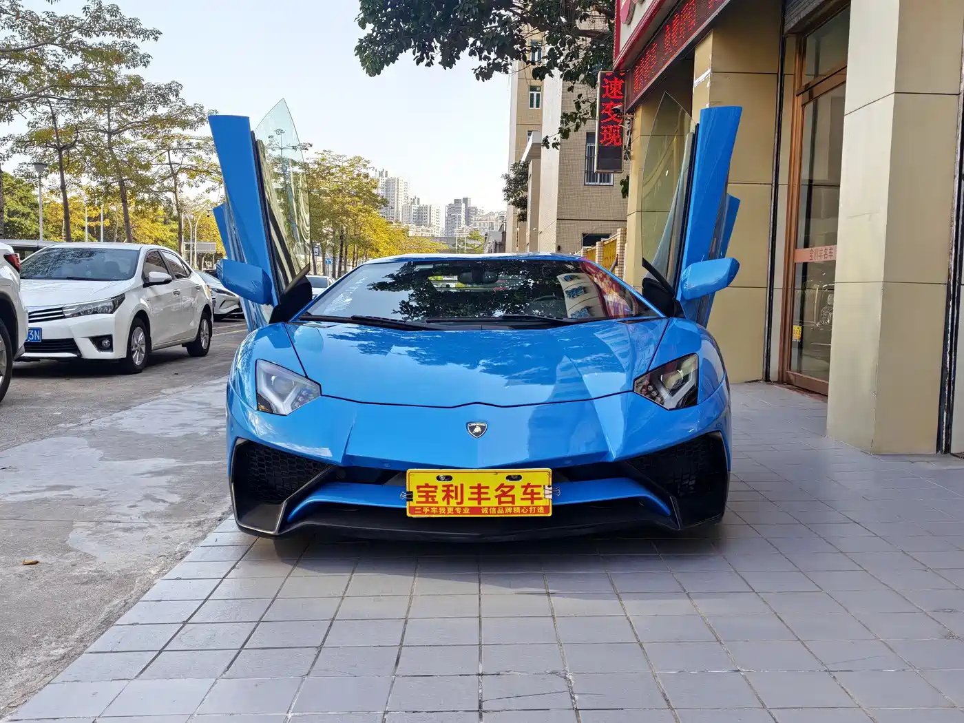 Lamborghini Aventador 2011 LP 700-4 фото 5