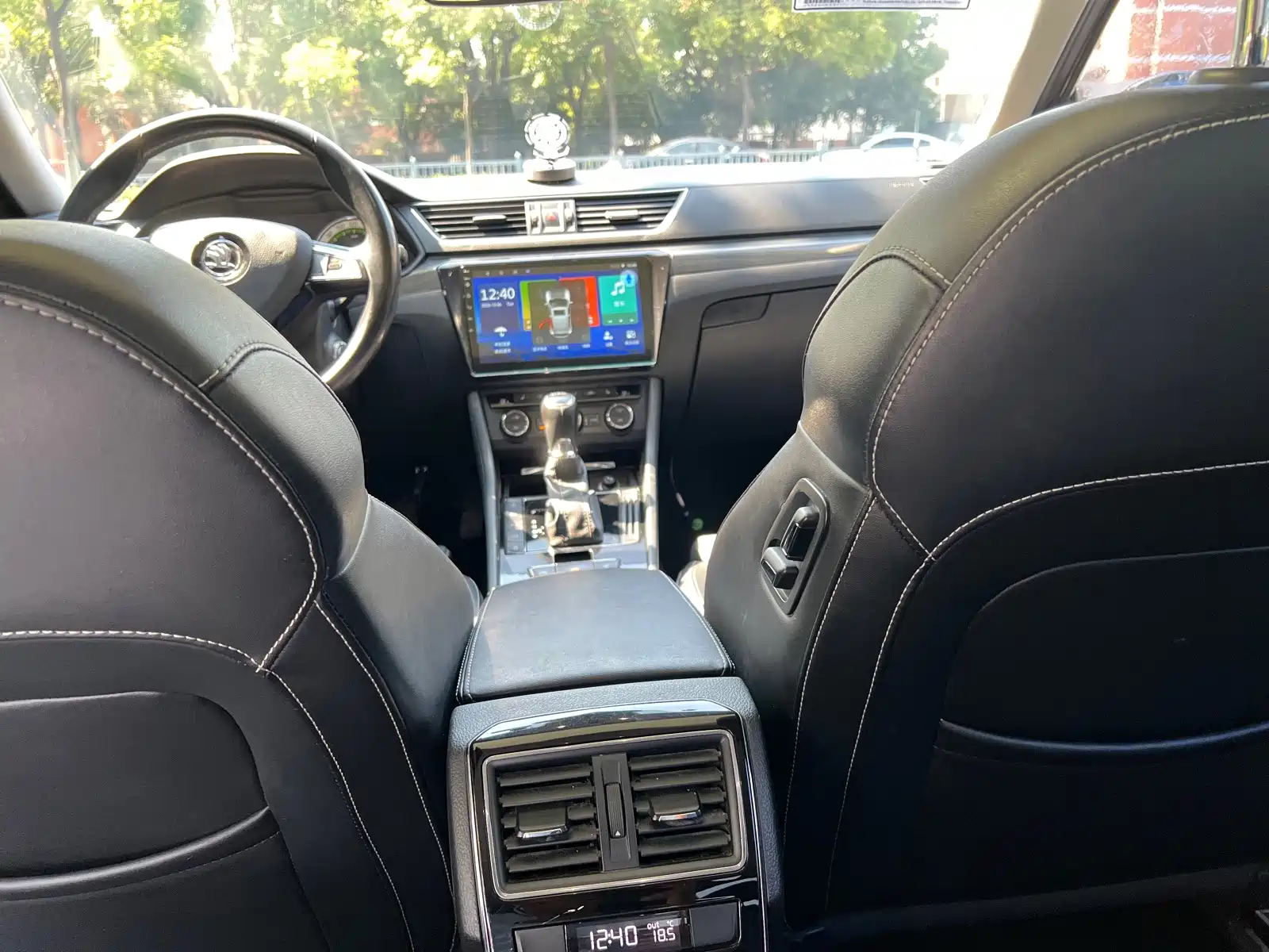 Photo 13 - Škoda Superb