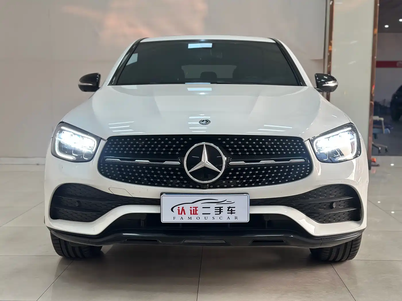 Mercedes-Benz GLC Coupe 2020 GLC 260 4MATIC Coupe SUV фото 2