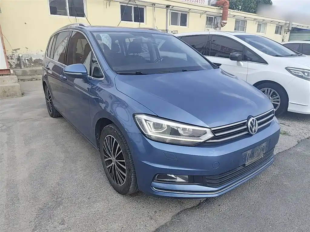 Volkswagen Touran 2018 Touran L 280TSI DSG Luxury 7-seater фото 4