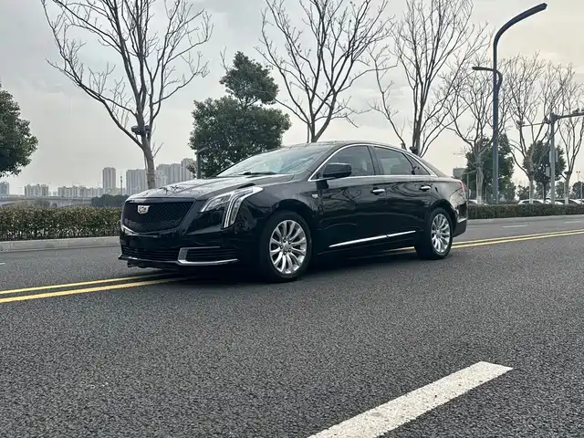 CADILLAC XTS
