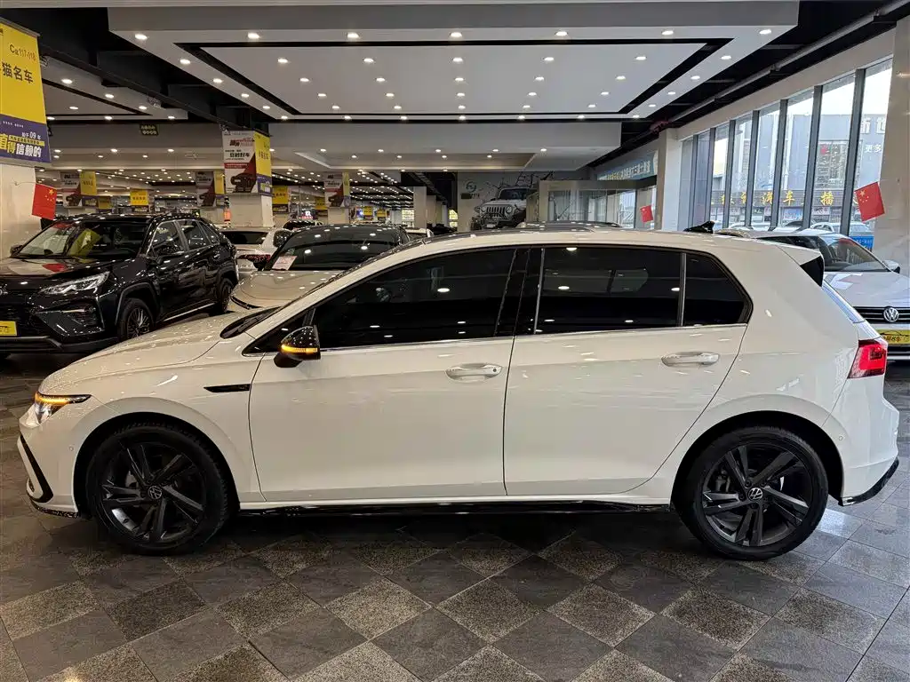 Volkswagen Golf 2023 280TSI DSG R-Line Lite фото 9