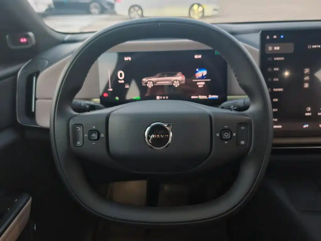 Photo 13 - Volvo XC70 Plug-in Hybrid
