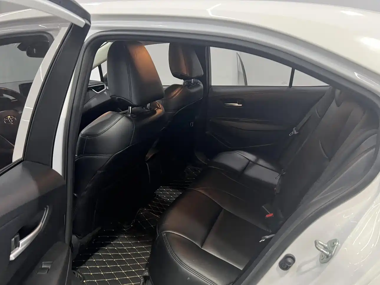 Toyota Corolla 2022 1.2T S-CVT Pioneer PLUS Edition фото 8