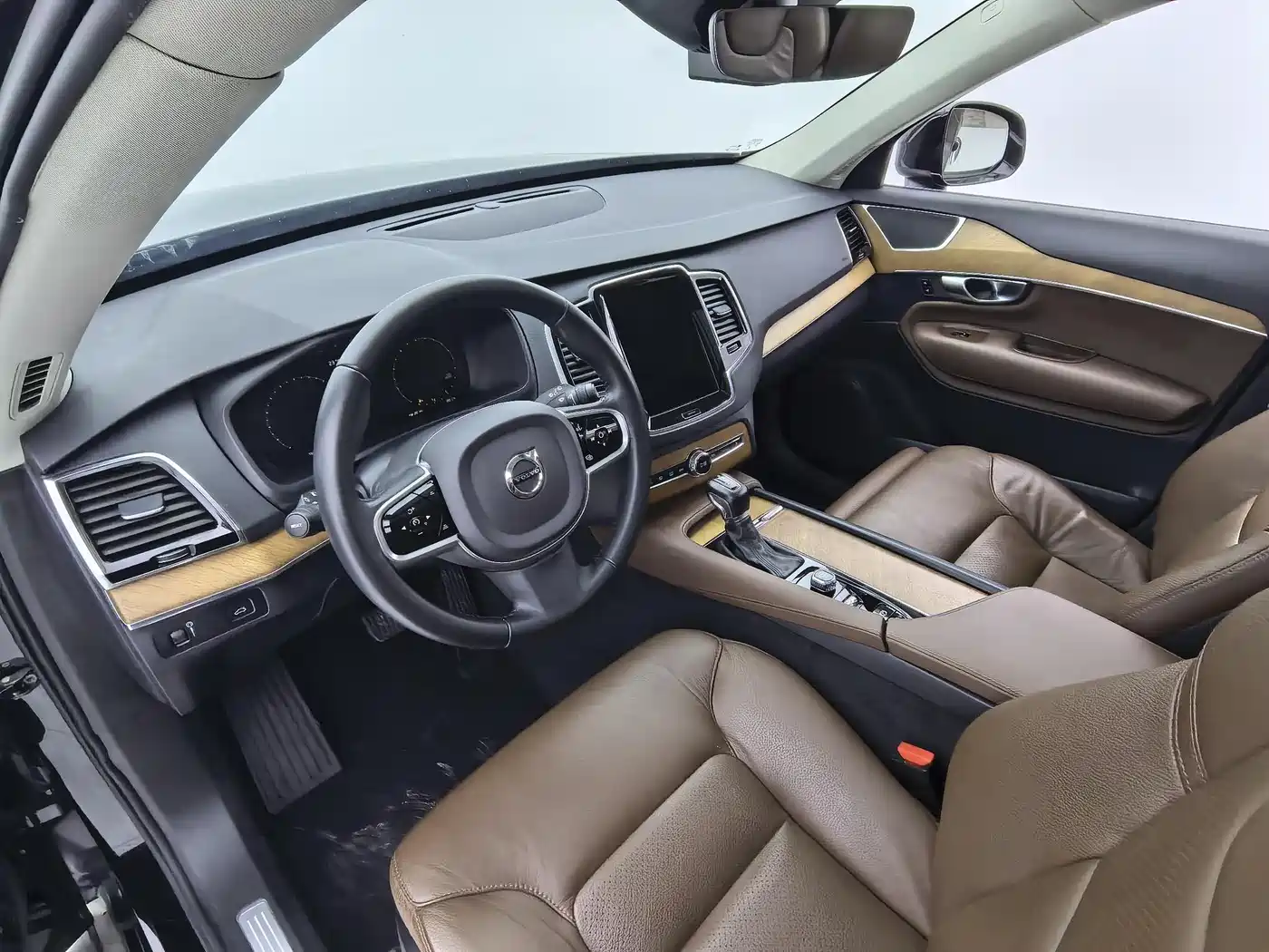 Фото 6 - Volvo XC90