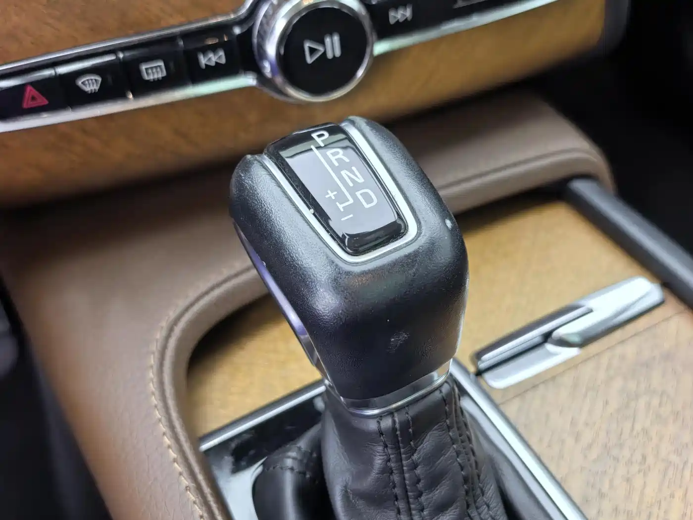 Фото 24 - Volvo XC90