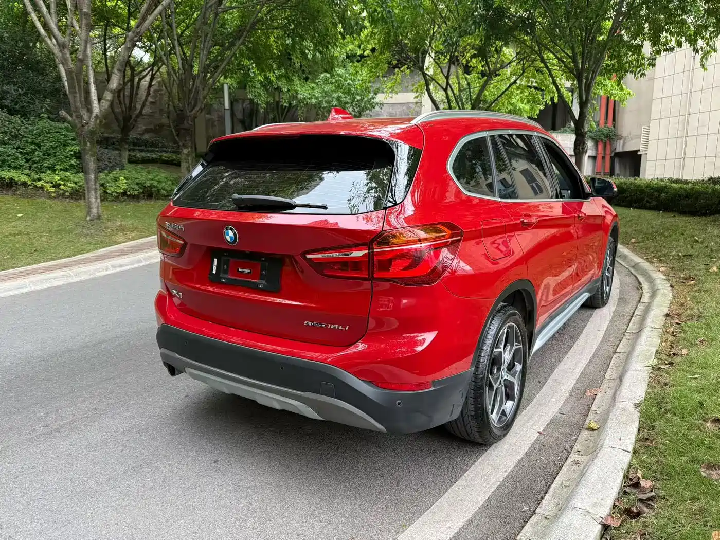BMW X1 2019 sDrive18Li Premium Model фото 9