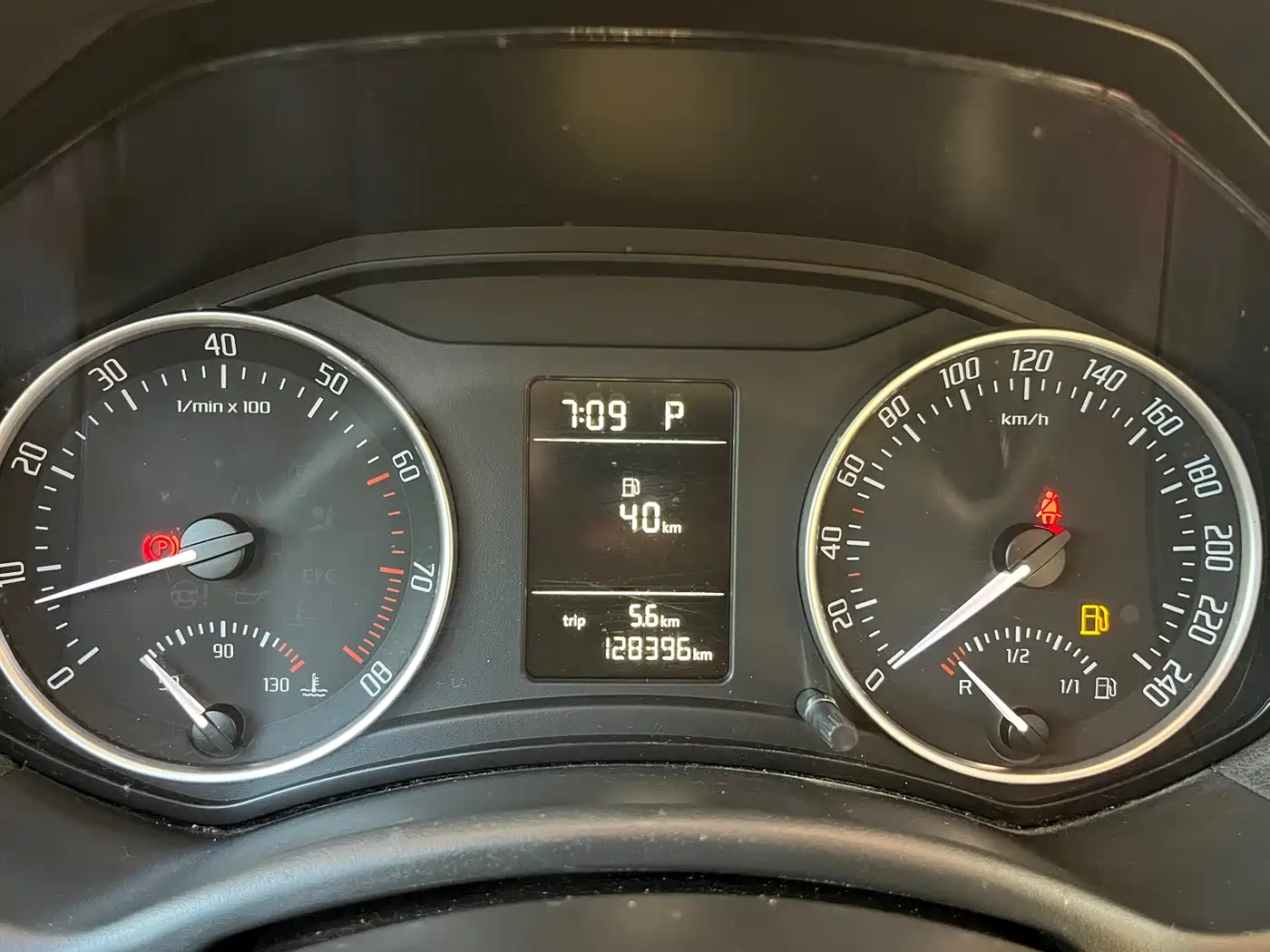 Škoda Octavia 2013 1.6L Automatic Leisure Edition фото 7