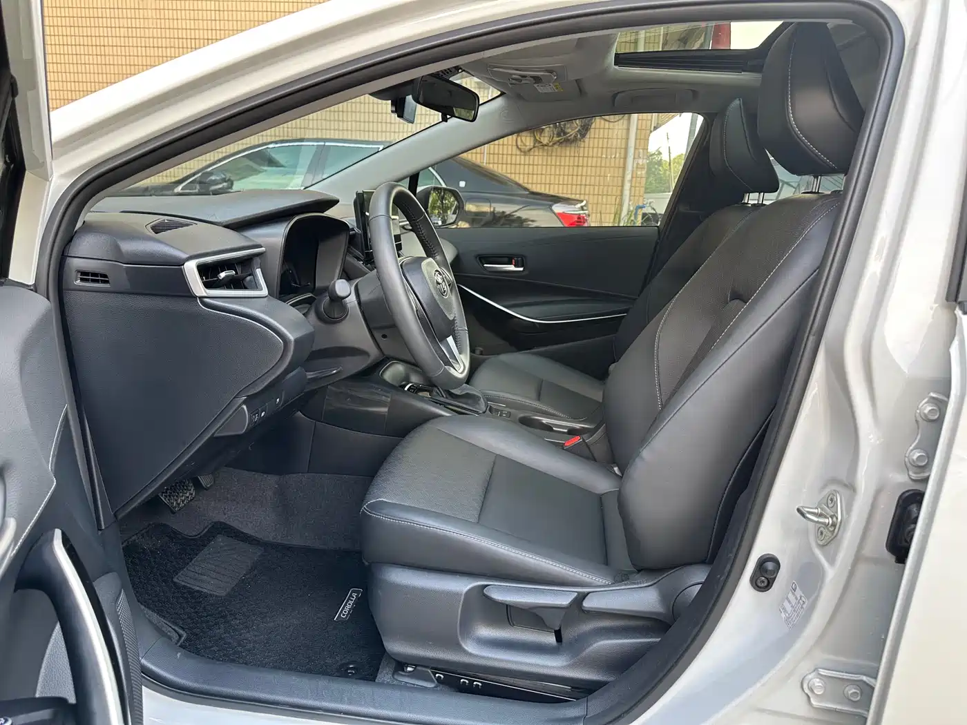 Toyota Corolla 2024 Model 1.8L Smart Hybrid Elite Edition фото 13