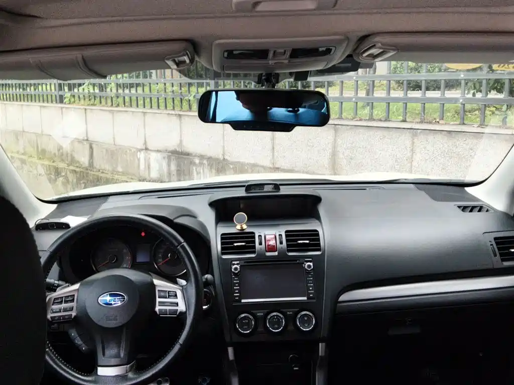 Subaru Forester 2013 2.5i Automatic Premium Edition фото 6