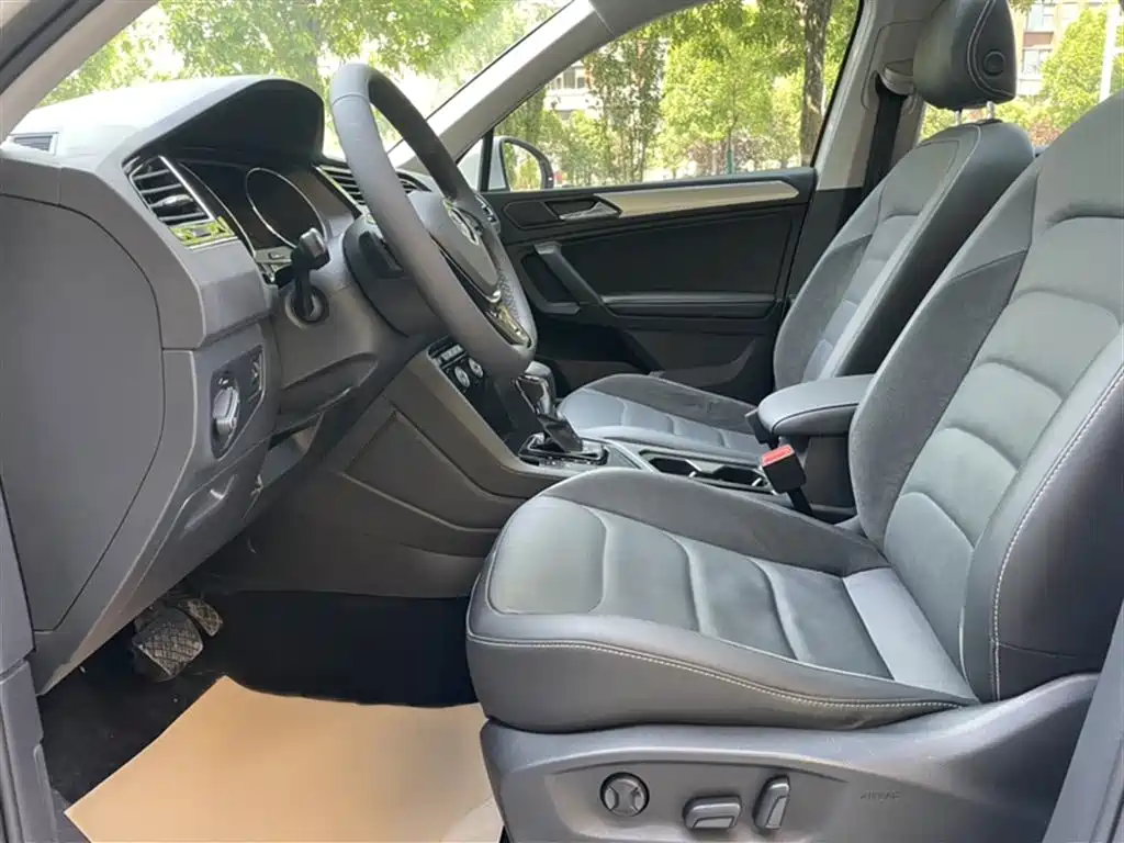 Volkswagen Tiguan L 2019 330TSI Automatic 2WD Panorama Comfort Edition China VI фото 14