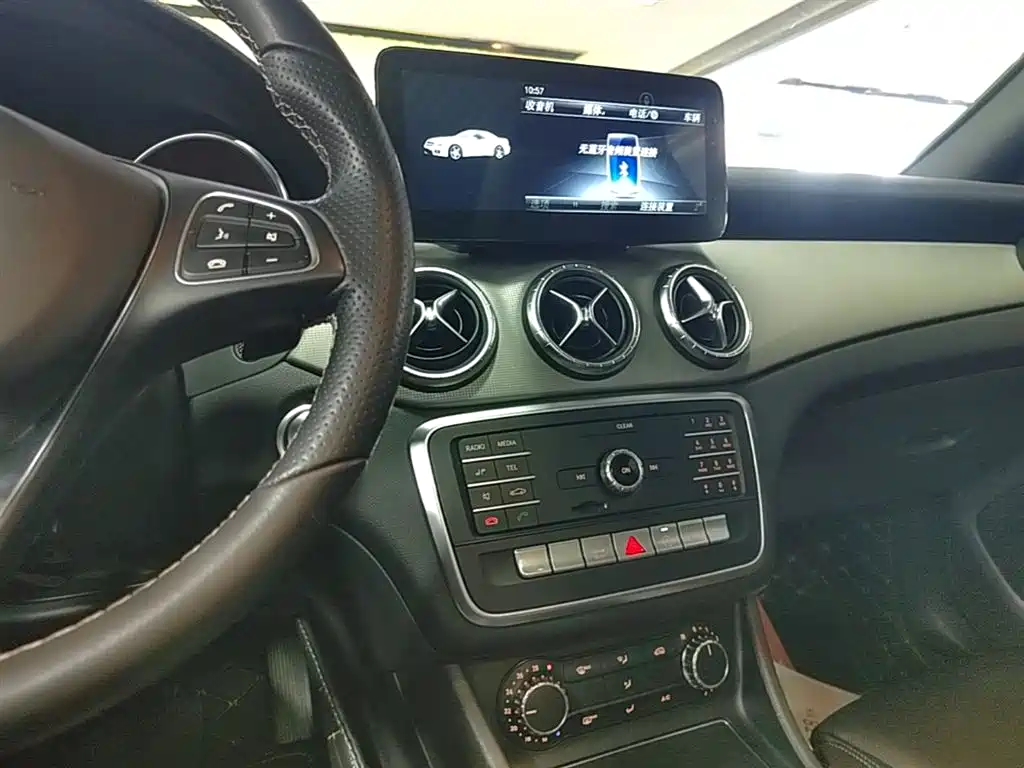Mercedes-Benz CLA (Import) 2018 CLA 200 Dynamic Edition фото 13
