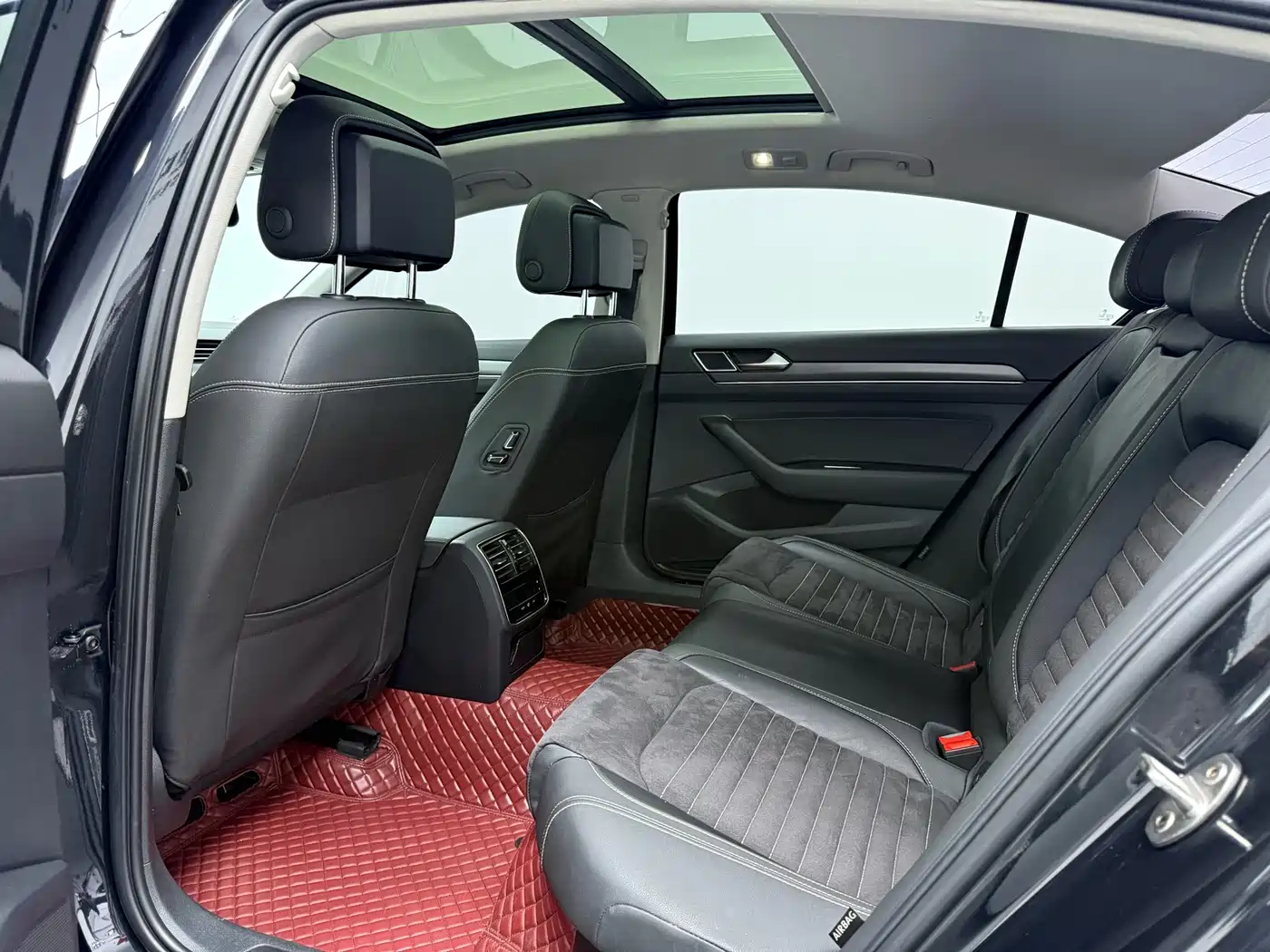 Volkswagen Magotan 2020 330TSI DSG Luxury фото 5