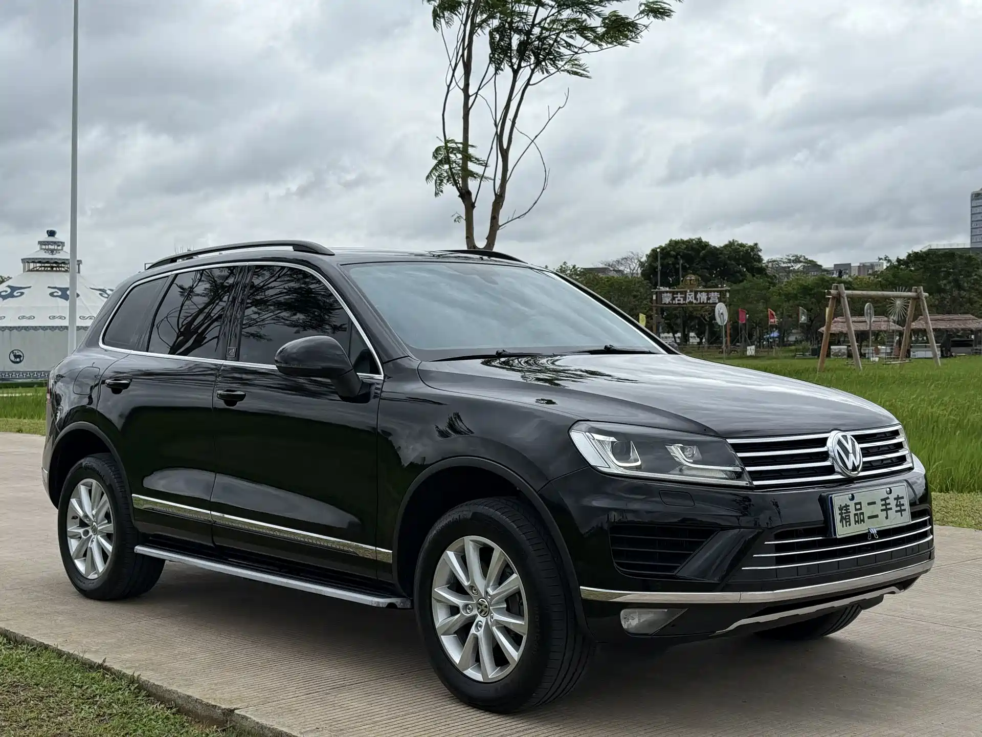 Фото 3 - Volkswagen Touareg