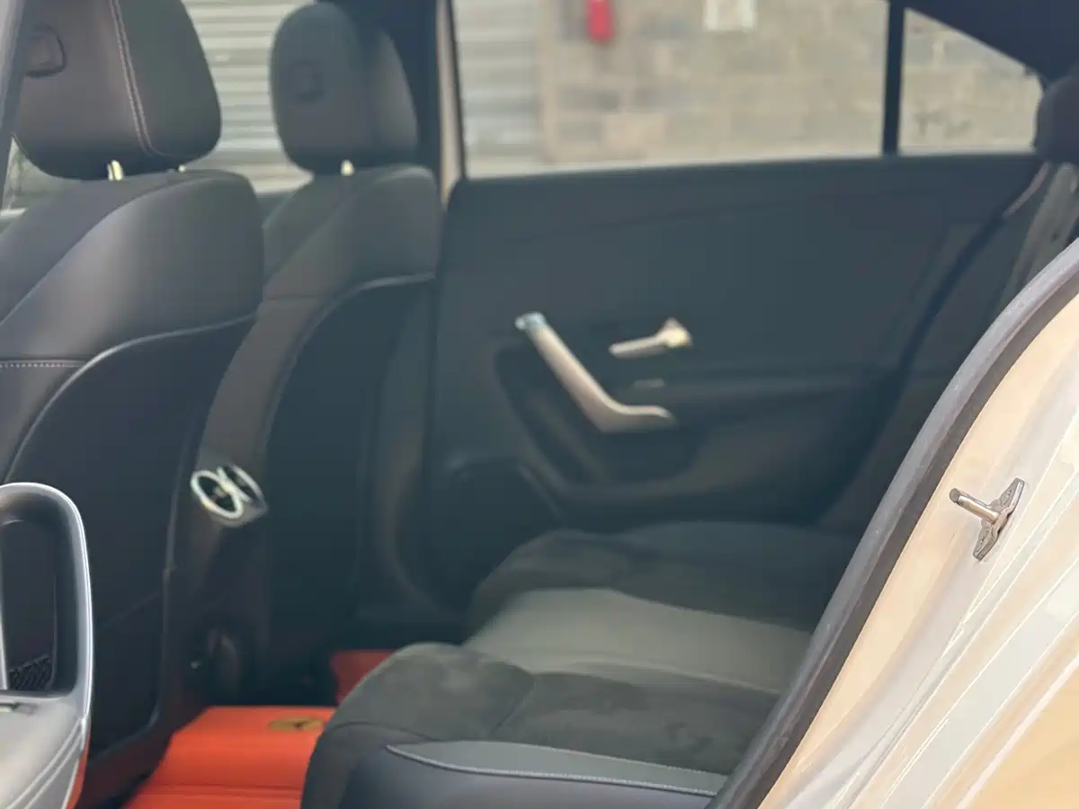 Mercedes-Benz A-Class 2021 A 200 L Sport Sedan Fashion Edition фото 14