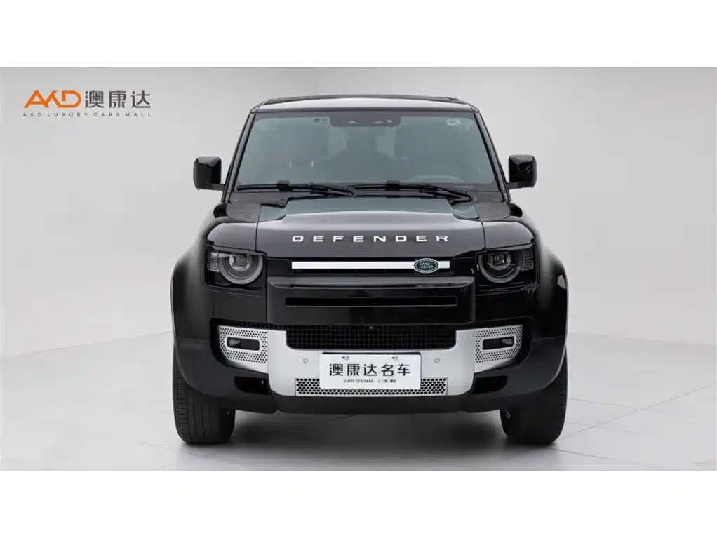 Land Rover Defender 2023 Model 90 2.0T P300 SE фото 2