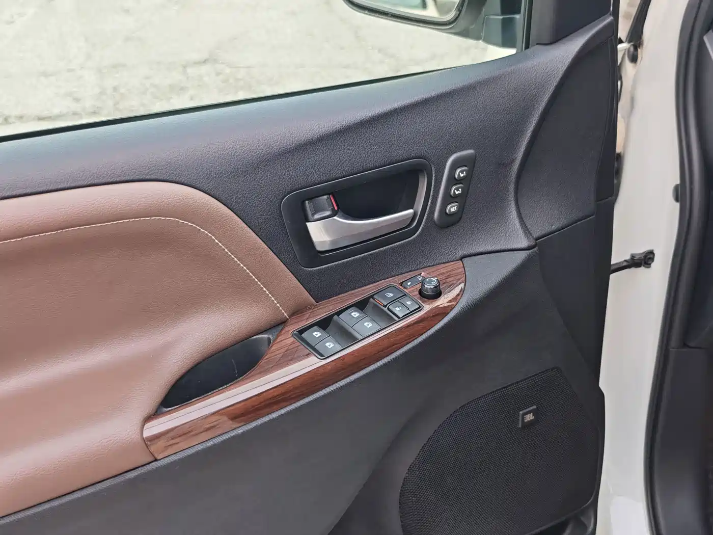 Toyota Sienna 2017 2015 3.5L 4WD L