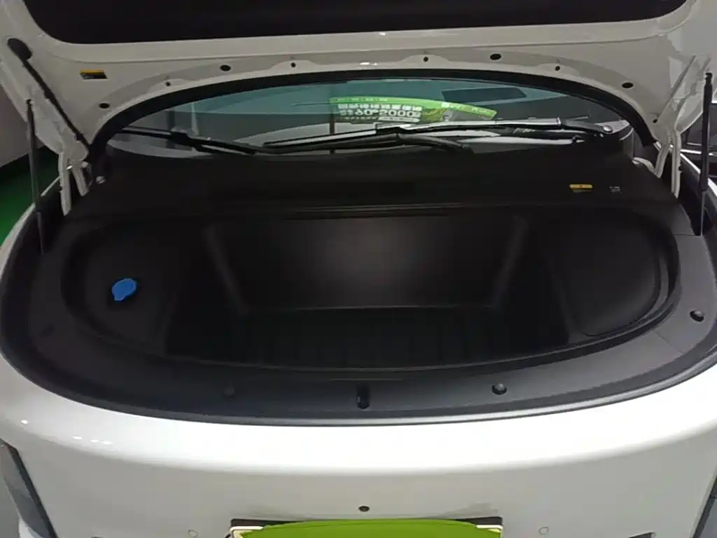 Li Auto i6 2026 2025 2WD Base Model