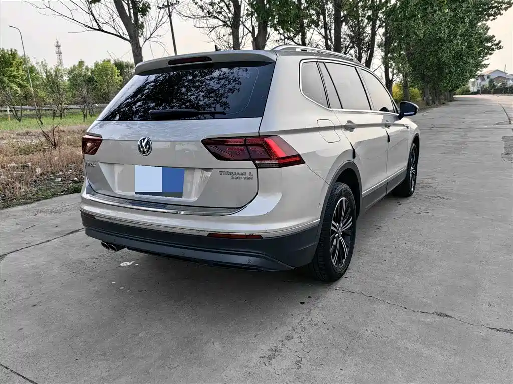 Volkswagen Tiguan L 2017 330TSI Automatic 2WD Luxury Edition фото 4