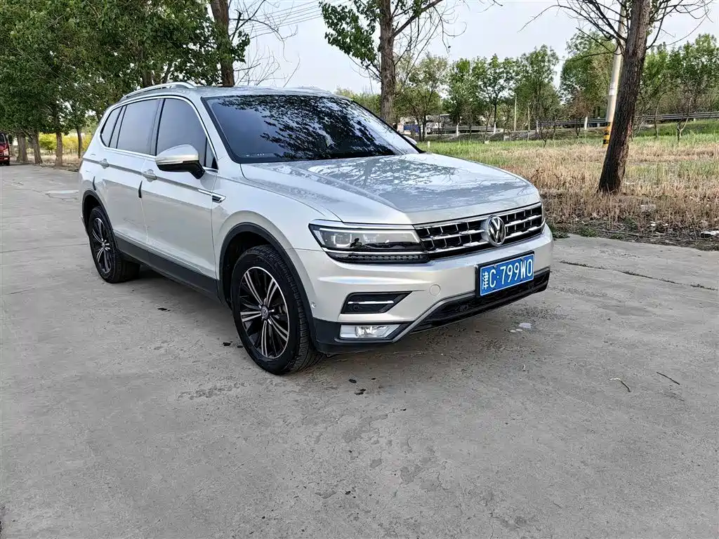 Volkswagen Tiguan L 2017 330TSI Automatic 2WD Luxury Edition фото 2