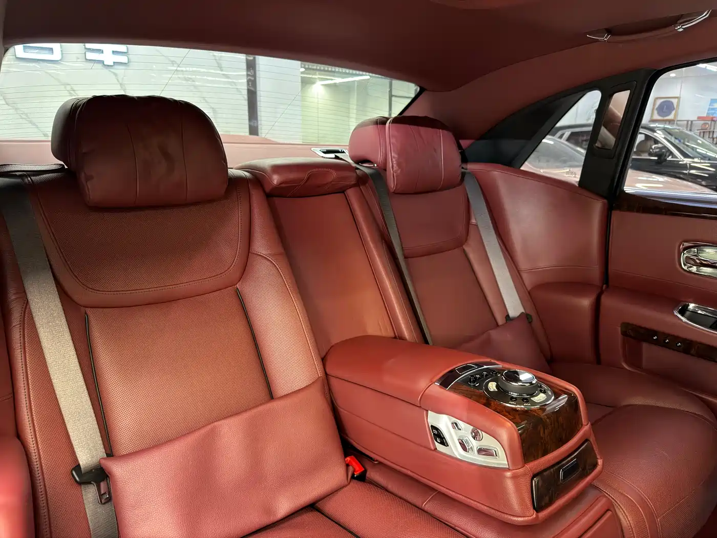 Фото 10 - Rolls-Royce Ghost