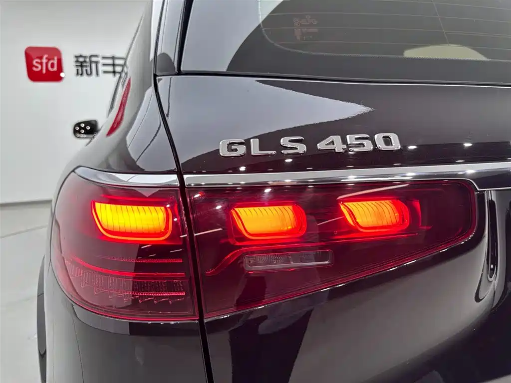 Mercedes-Benz GLS 2024 GLS 450 4MATIC Fashion Edition фото 30