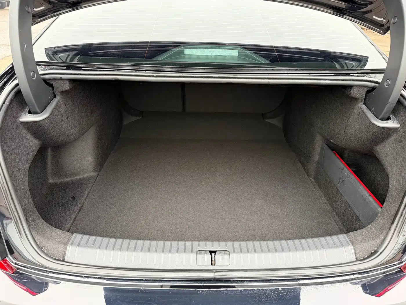 Volkswagen Passat 2024 330TSI Elite Edition фото 40