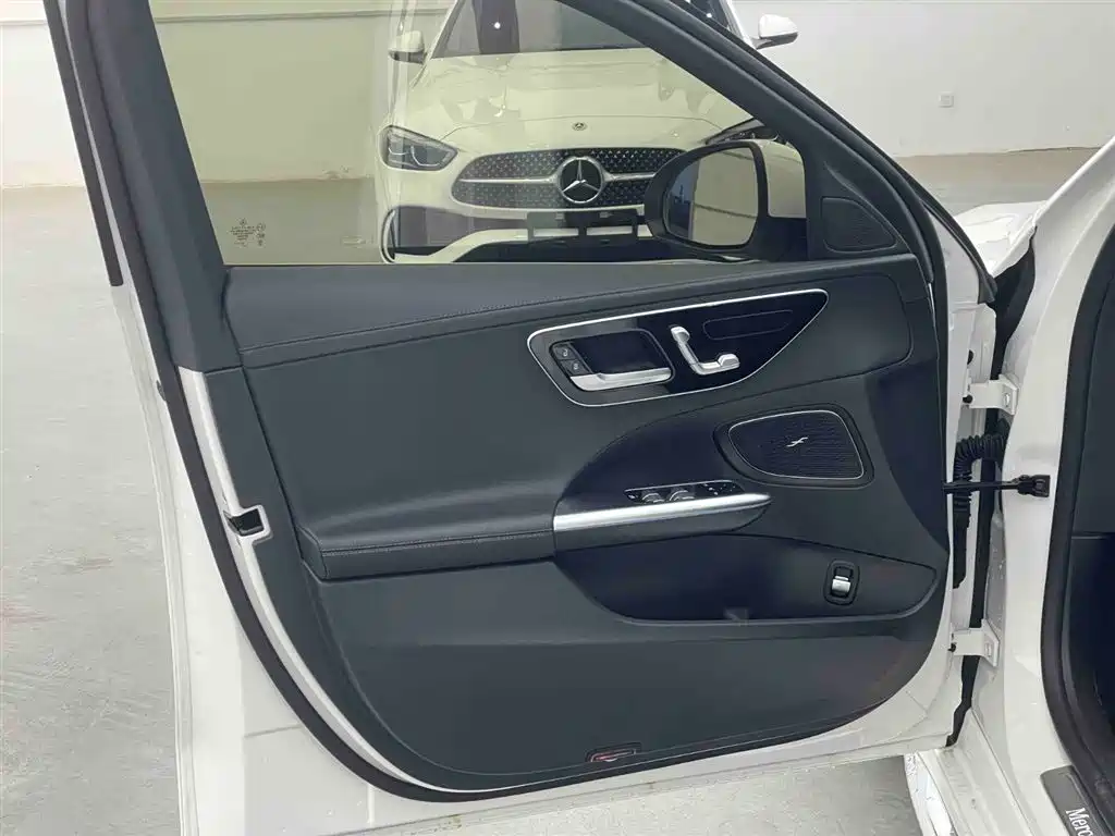 Mercedes-Benz C-Class 2024 C 260 L Sport фото 4