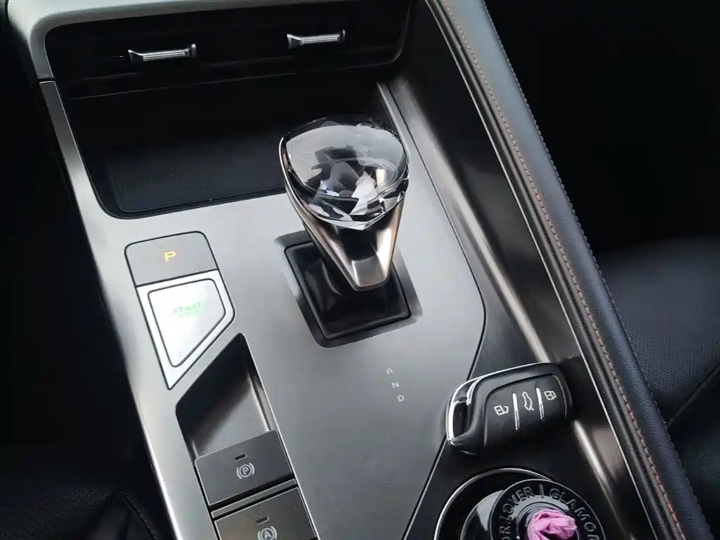 ROEWE RX5 NEW ENERGY