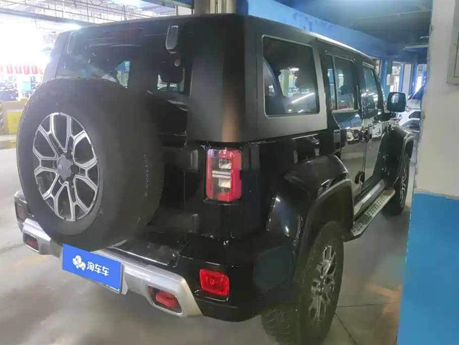 BAIC ORV Beijing Offroad BJ40 2024 2.0T Urban Hunter Glory Edition фото 3