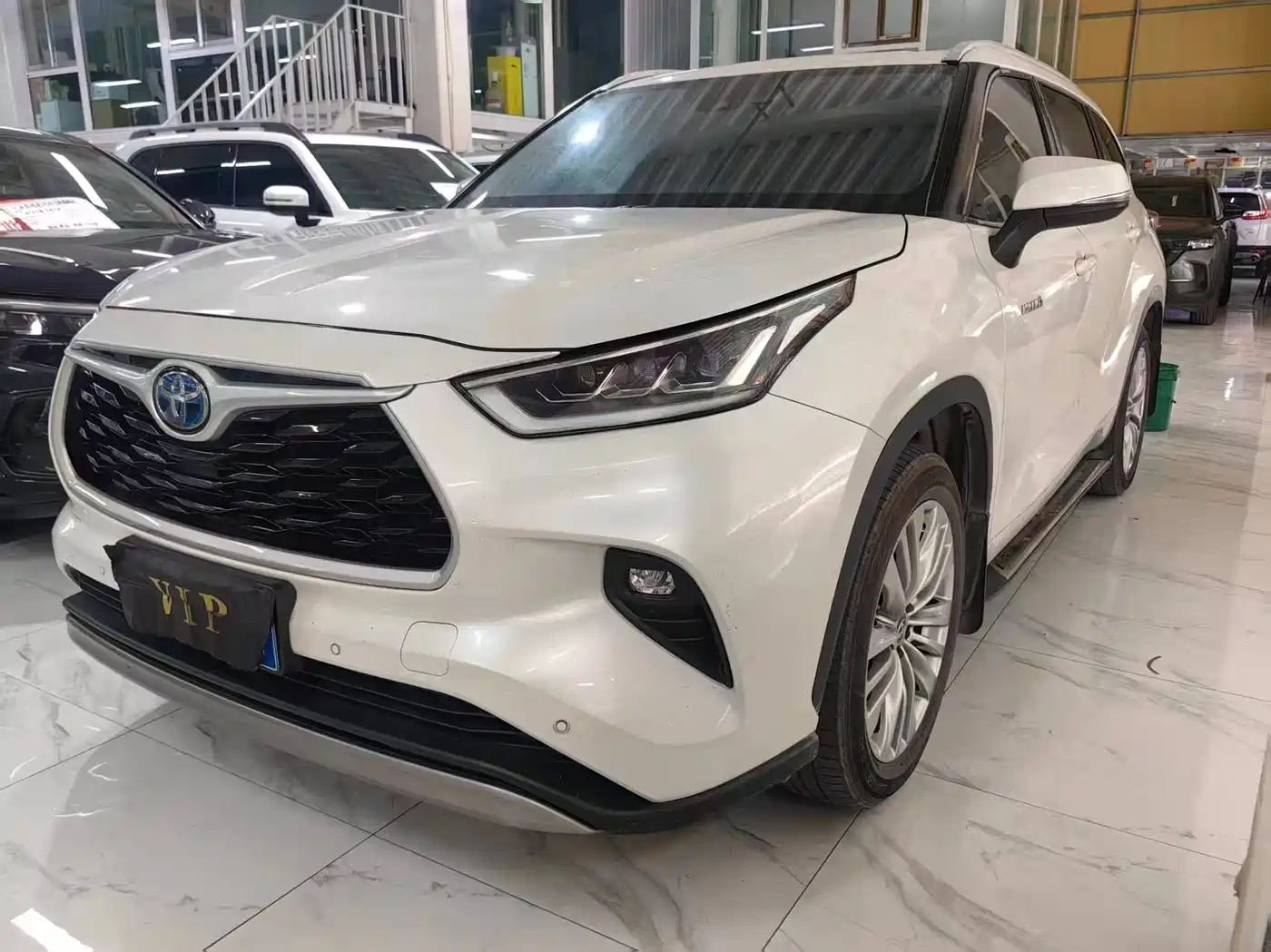 Toyota Highlander 2022 Model Dual Engine 2.5L 4WD Premium Edition 7-Seater