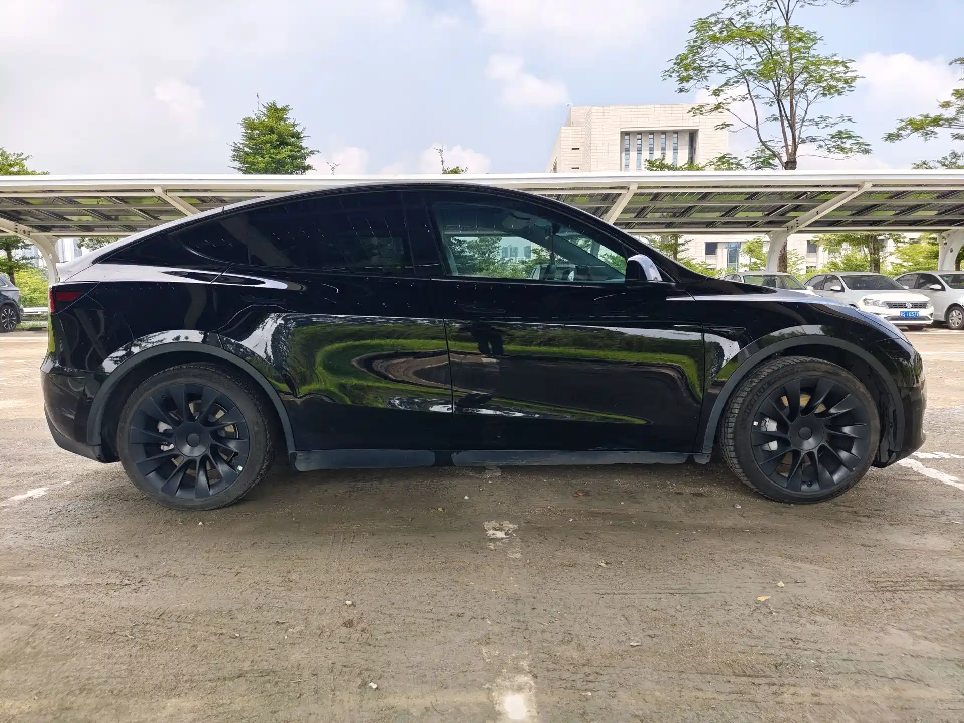 Фото 4 - Tesla Model Y