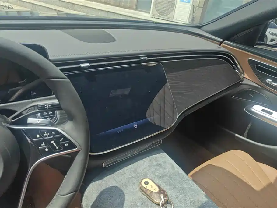 Mercedes-Benz E-Class 2026 E 260 L Classic Edition фото 13