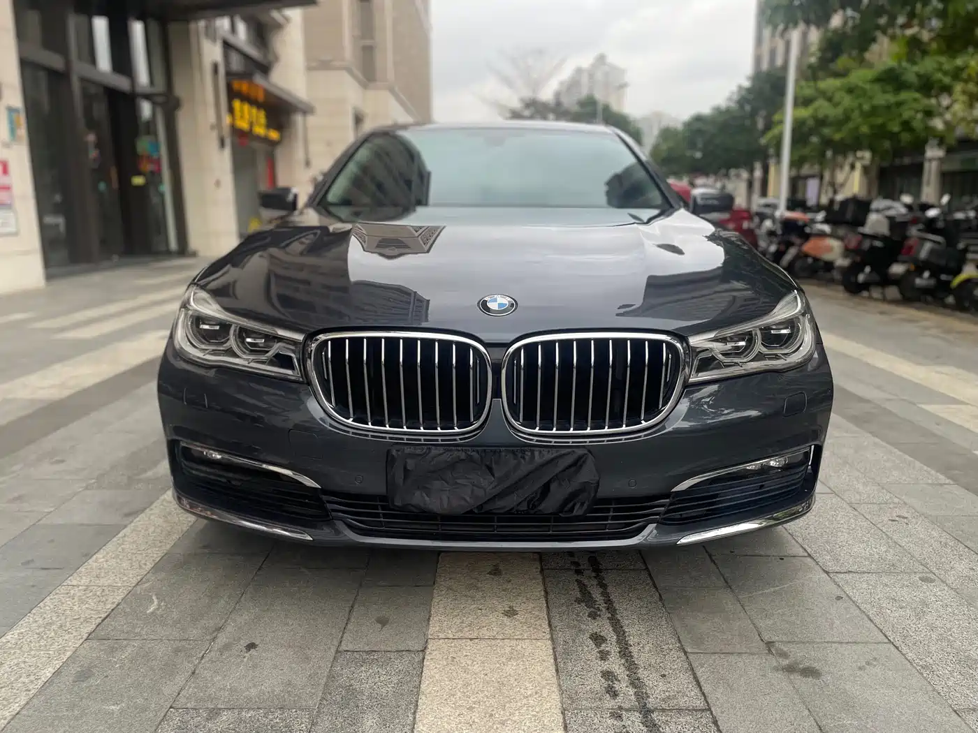 BMW 7 Series 2016 740Li Leading Edition фото 2