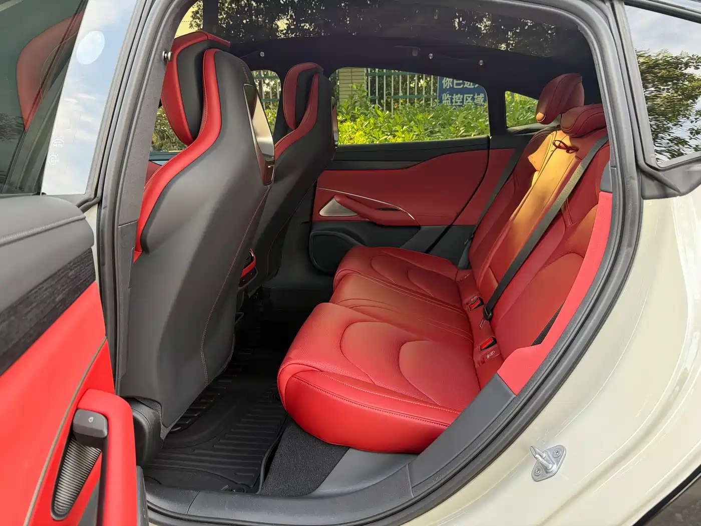 Xiaomi Auto Xiaomi SU7 2024 AWD Extended Range Advanced Smart Driving Max Edition фото 10