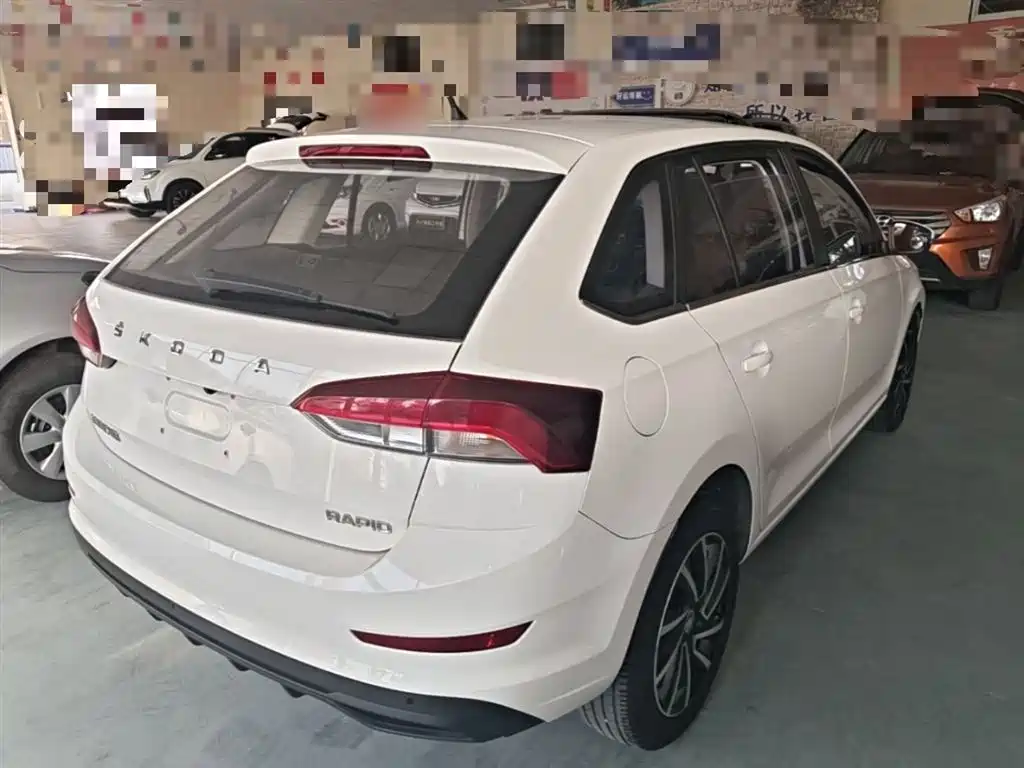 Škoda Skoda Rapid Spaceback 2020 1.5L Auto Comfort фото 7
