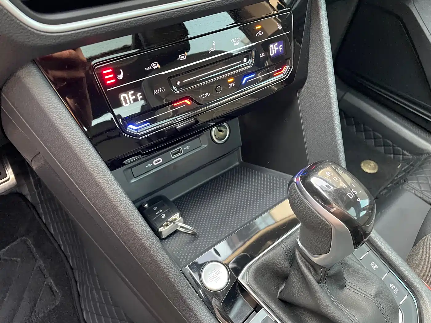 Volkswagen Tiguan L 2024 Outstanding 330TSI Auto 2WD R-Line Dragon Glory Edition фото 6