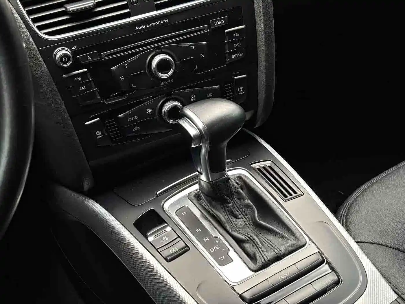 Audi A4L 2016 30 TFSI Collector's Edition Automatic Comfort фото 8