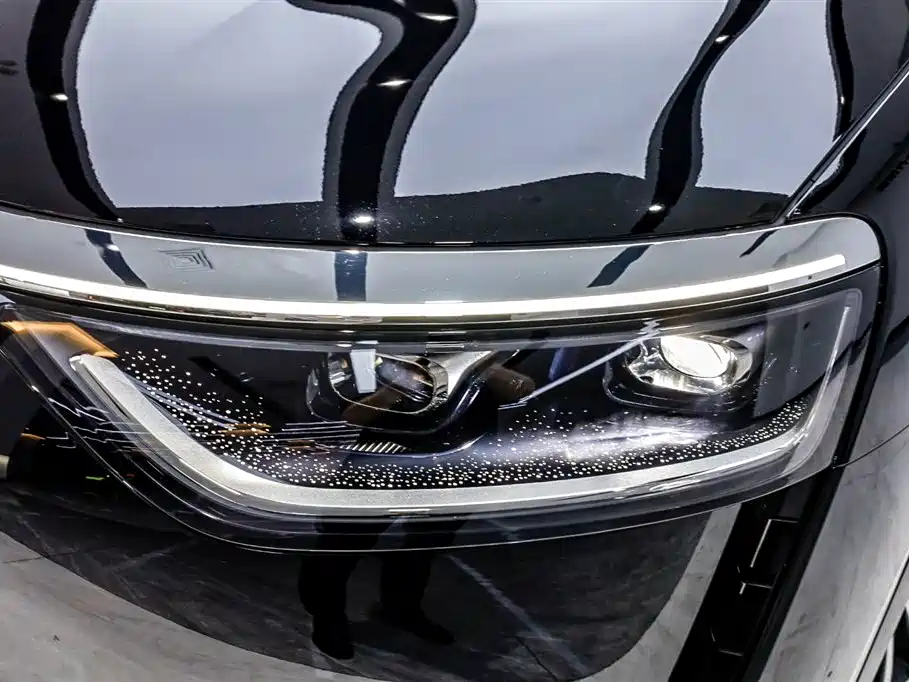 AITO Wenjie AITO M8 2025 Extended Range Ultra 53.4kWh 6-Seater фото 32