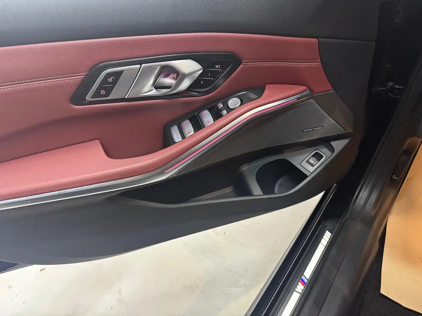 BMW 3 Series 2024 325i M Sport Shadowline Package фото 15