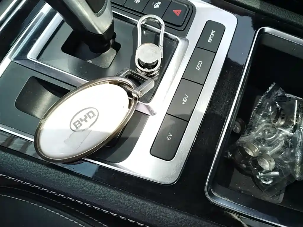 BYD Song MAX New Energy 2019 DM 1.5T Smart Connect Advance 7-seater China VI фото 9