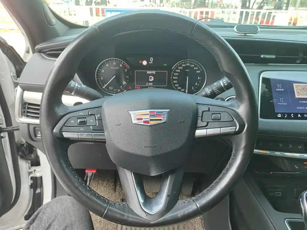 Cadillac XT4 2018 28T FWD Leading Edition фото 11