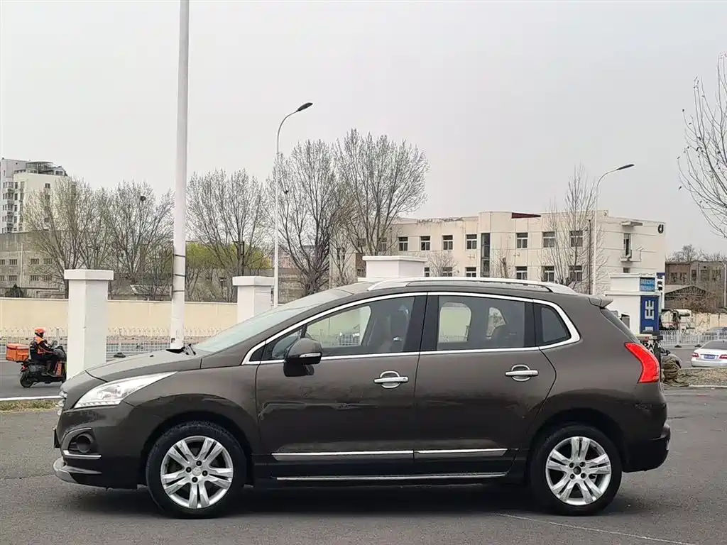 Peugeot 3008 2015 2.0L Automatic Classic Edition фото 5