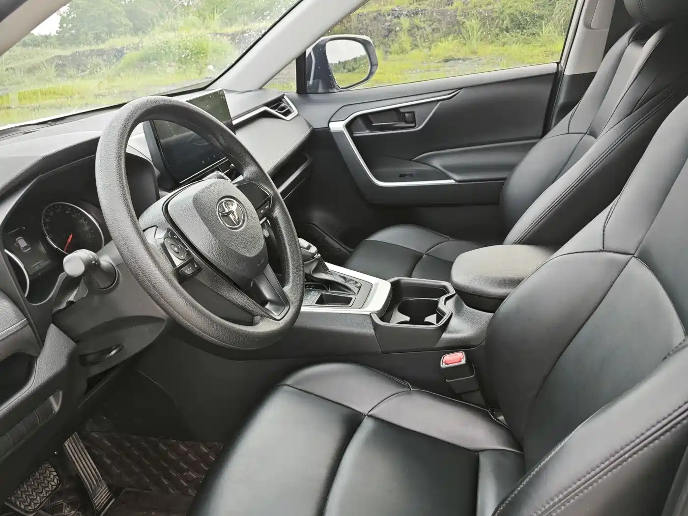Toyota Wildlander 2024 2.0L CVT FWD Leading Edition фото 11