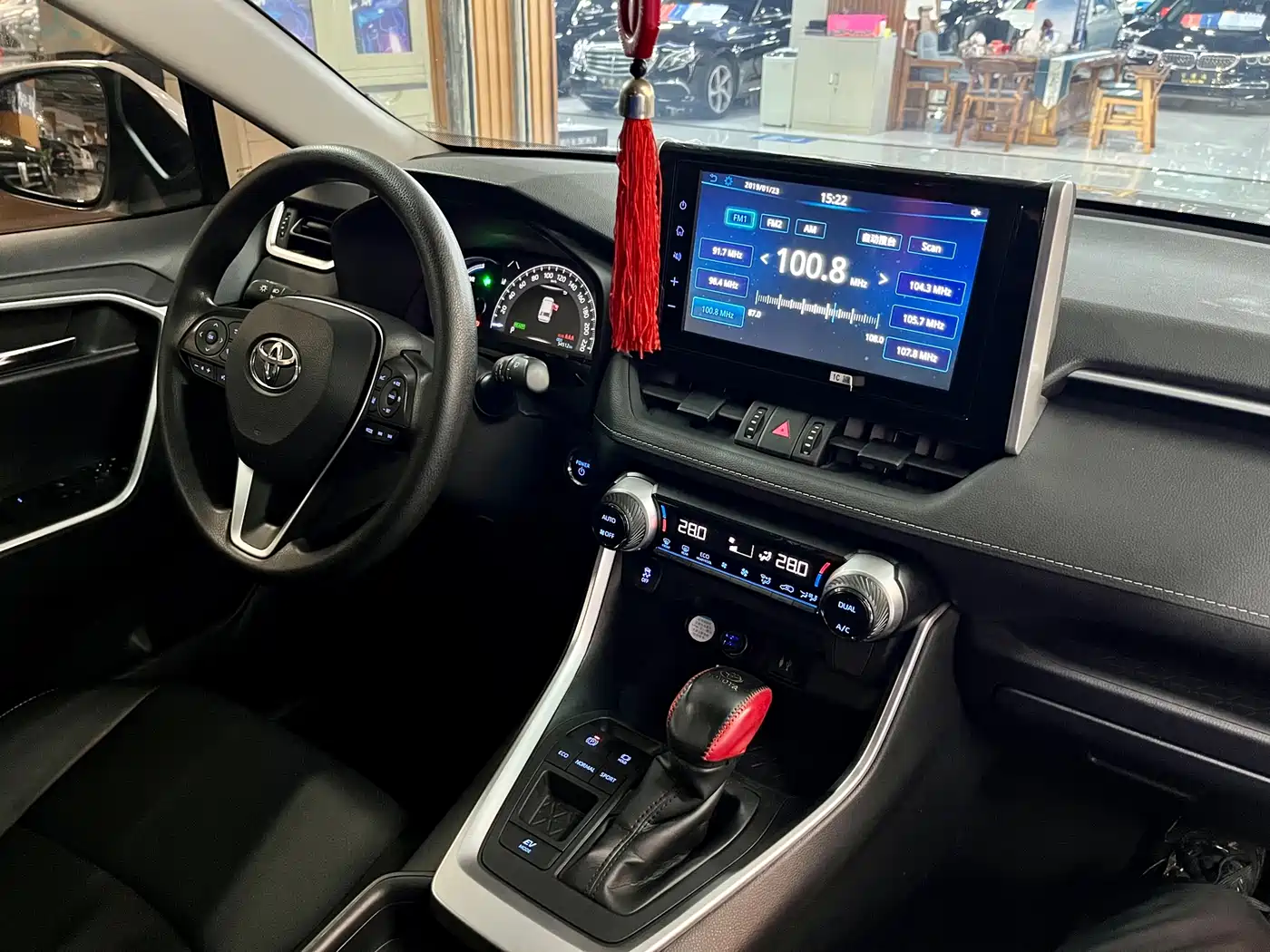 Toyota RAV4 Rongfang 2020 Hybrid 2.5L E-CVT 2WD Elite Edition фото 15